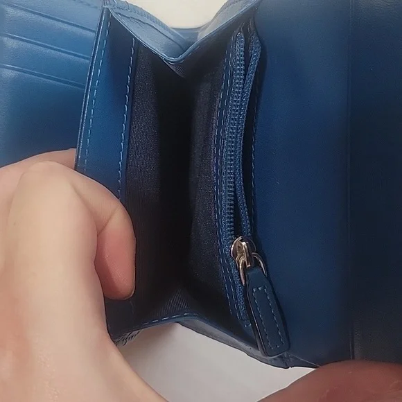 MCM Viesto Berlin 3 Fold Silver Leather Monogram Unisex Wallet - Picture 10 of 12